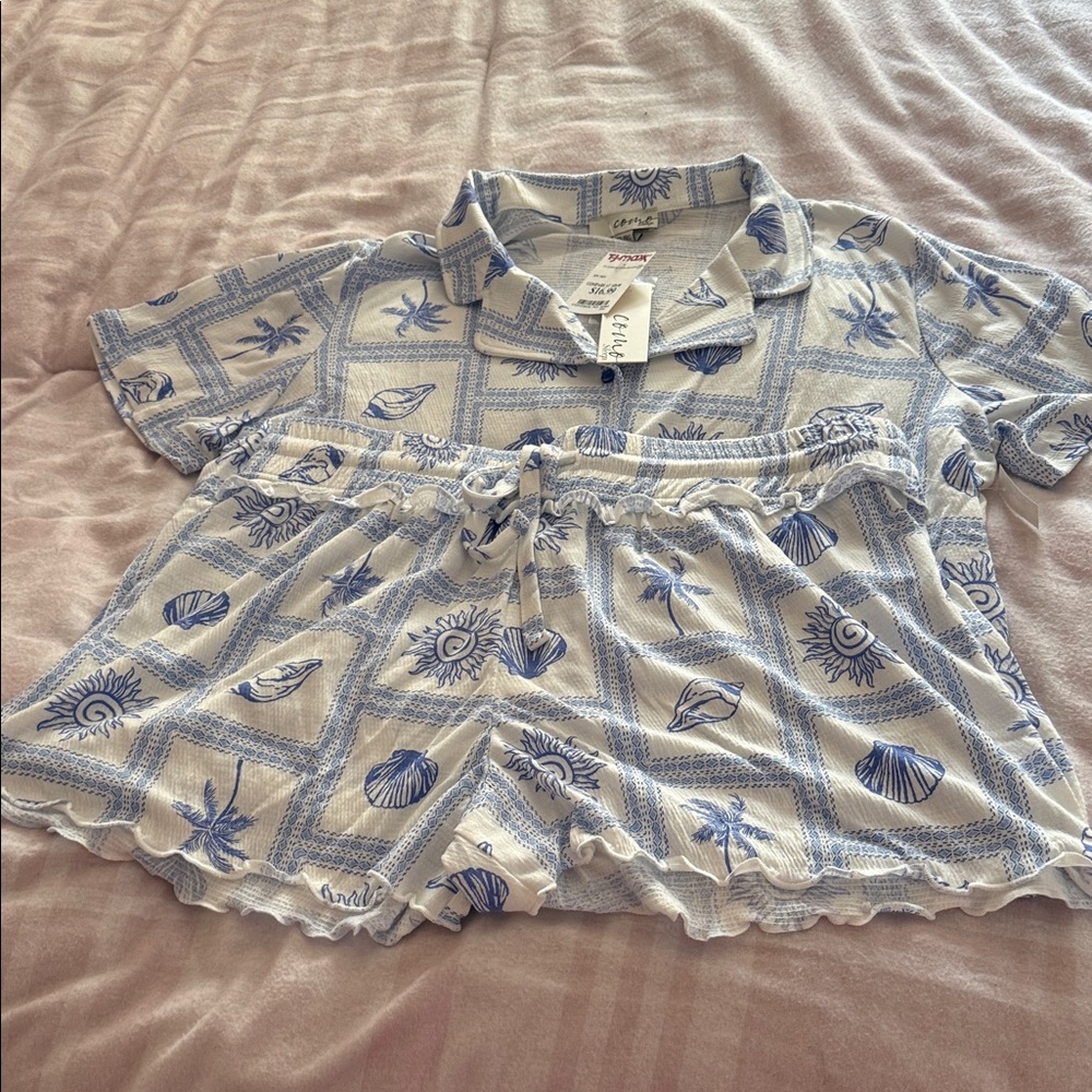 Como Sleep set Blue and White Seashell Shirt and Shorts Set